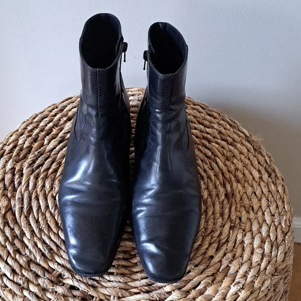 Talbots Womens Black‎ Leather Side Zip Square Toe Low Heel Ankle Booties S-7.5